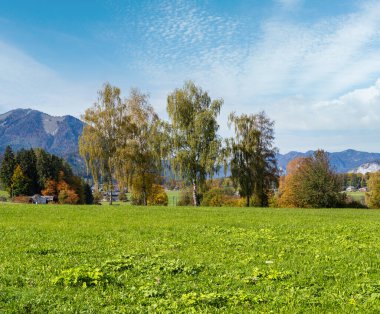Peaceful autumn Alps mountain lake shore view. Wolfgangsee lake, Salzkammergut, Upper Austria.