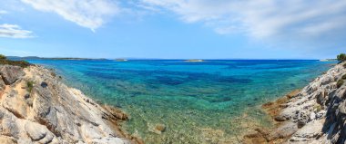 Ege Denizi sahil peyzaj, Karidi beach (Chalkidiki, Yunanistan) yakınındaki görünümü. Panorama.