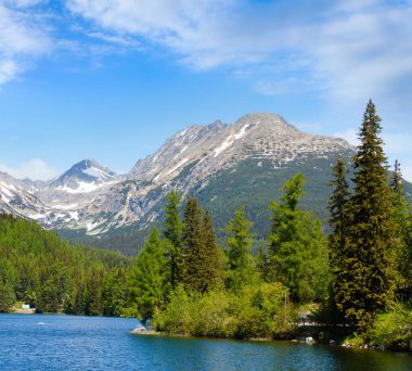 Strbske Pleso bahar bakış dağ gölü (Slovakya ile)