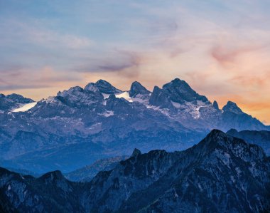 Schafberg perspektifinden resim gibi sonbahar Alpleri dağ manzarası, Salzkammergut, Yukarı Avusturya.