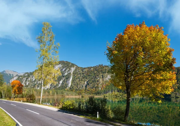 Sunny Idyllic Colorful Autumn Alpine View Peaceful Mountain Lake Clear — Stock Photo, Image