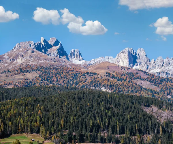 Autumn Alpine Dolomites Scene Moena Sudtirol Włochy Spokojny Widok Skaliste — Zdjęcie stockowe