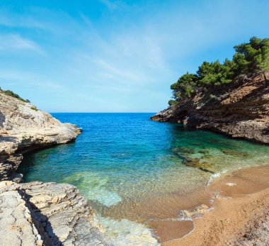 Yaz Baia della Pergola küçük sakin sakin plaj, Puglia, İtalya yarımadasında Gargano