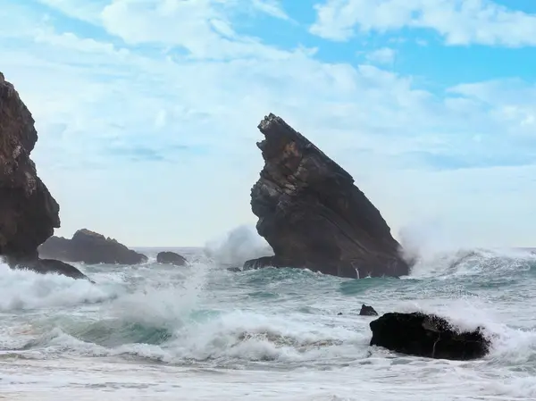 Atlantic Ocean Coast View Granite Boulders Sea Cliffs Cloudy Stormy — Stock Photo, Image