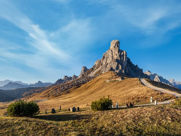 Italienska Dolomiterna Berg Gusela Rock Framför Lugn Solig Kväll Utsikt — Stockfoto