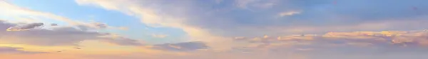 Bardziej Delikatne Precyzyjne Przetwarzanie Mojego Starego Popularnego Nieba Chmurami Tle — Zdjęcie stockowe