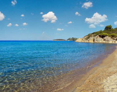 Yaz Deniz Manzaralı Trani Ammouda Plajı (Ormos Panagias, Halkidikya, Yunanistan).