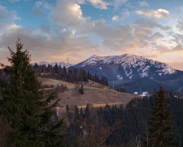 Schilderachtige Zonsopgang Boven Het Late Najaar Berglandschap Oekraïne Karpaten Vreedzaam — Stockfoto