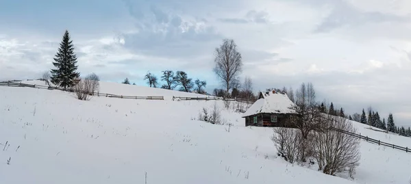 Venkovské Kopce Háje Zemědělské Pozemky Zimě Vzdálené Horské Vesnice Malý — Stock fotografie