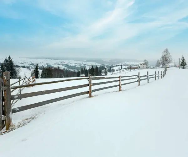 Mattina Presto Inverno Paesaggio Villaggio Montagna Villaggio Jablunytsia Carpazi Ucraina — Foto Stock