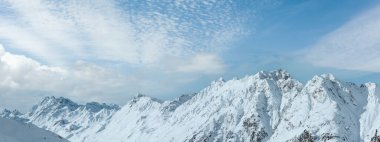 Sabah kış Silvretta Alps manzara. Silvrettaseilbahn Ag Ischgl, Tirol, Avusturya Kayak. Panorama. 