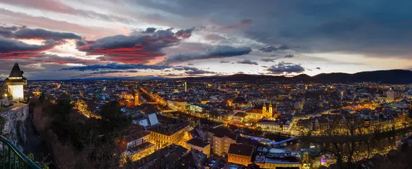Graz City Najlepsze Wgląd Nocy Podświetlane Budynki Austria Panoramy — Zdjęcie stockowe