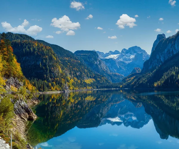 Pemandangan Alpen Musim Gugur Yang Cerah Dan Berwarna Warni Danau — Stok Foto