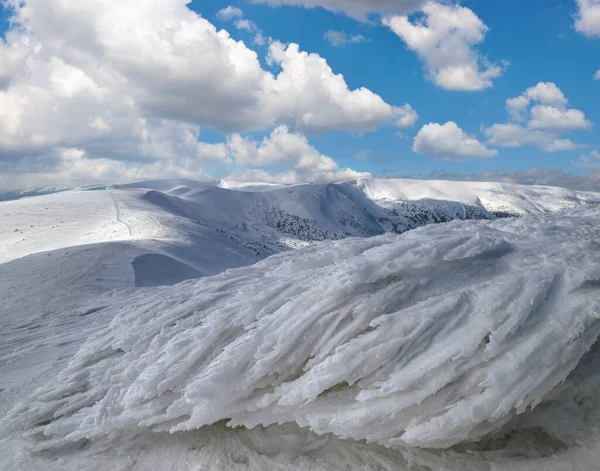 Snow Wind Formed Ice Formations Covered Winter Mountain Plateau Tops — Stock Photo, Image