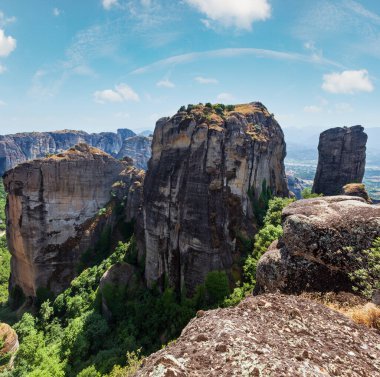 Yaz Meteora - önemli kayalık Hıristiyanlık dini manastır Yunanistan'da karmaşık
