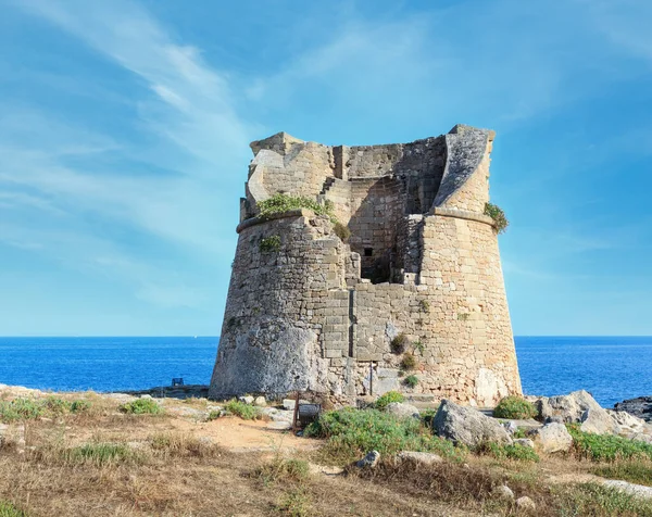 Torre di Porto Miggiano, Santa Cesarea Terme, Salento Adriyatik deniz kıyısı, Puglia, İtalya