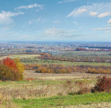 Sonbahar Karpat Köyü manzara (Ivano-Frankivsk oblast, Ukraine).