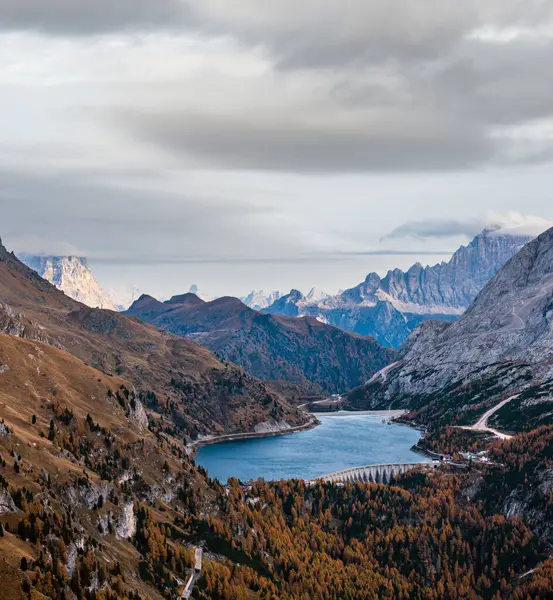 Talya Trentino Daki Fedaia Gölü Pordoi Geçidi Arasındaki Yürüyüş Yolundan — Stok fotoğraf