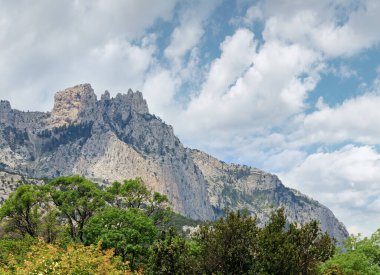 AJ-petri dağ Üstten Görünüm (Kırım, Ukrayna bahar)