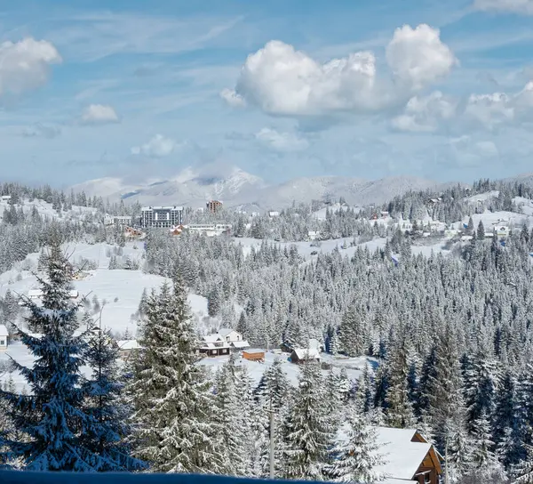 乌克兰喀尔巴阡山脉Yablunytsia山口冬季风景秀丽的Gorgany Massiv山景 — 图库照片