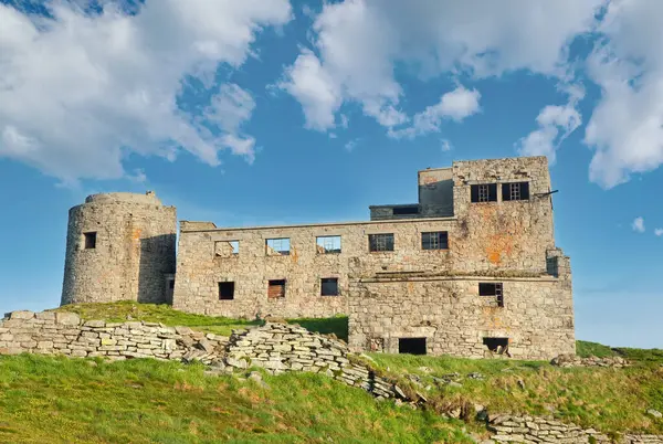 Καλοκαίρι Βουνό Φρούριο Ερείπια Παρατηρητήριο Για Pip Ιβάν Κορυφή Του Royalty Free Εικόνες Αρχείου