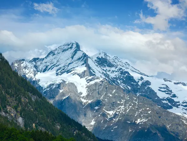 Montagna Estiva Con Neve Sulla Roccia Svizzera Foto Stock