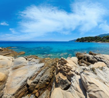 Karidi beach (Chalkidiki, Yunanistan yakınındaki Ege sahil peyzaj).