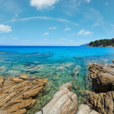 Ege deniz kıyısı manzarası (Karidi plajı yakınında), Chalkidiki, Yunanistan.