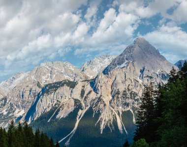 Yaz Alpler Dağı rocky üstten görünüm, Avusturya.