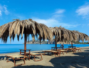 Güzel Tiren Denizi kıyı şeridi ve plaj manzara. Cilento ve Vallo di Diano Milli Parkı, Salerno, İtalya.