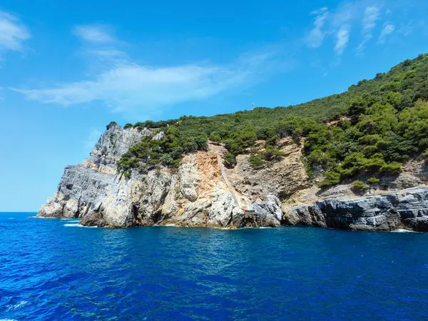 Güzel kayalık Deniz Sahil Palmaria Adası yakınlarında Portovenere (şairler Körfezi, Cinque Terre Milli Parkı, La Spezia, Liguria, İtalya)