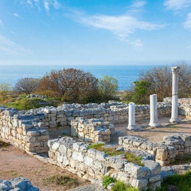 Akşamları Çersonesos Bazilika kazısı - antik şehir (Sivastopol, Kırım, Ukrayna)