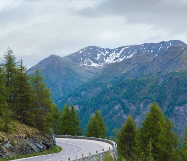 Yaz Alpler Dağı (Grossglockner yüksek Alp yolu görünümünden)
