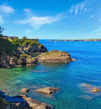 Ribadeo Haliç yaz sahil peyzaj (Lugo, İspanya).
