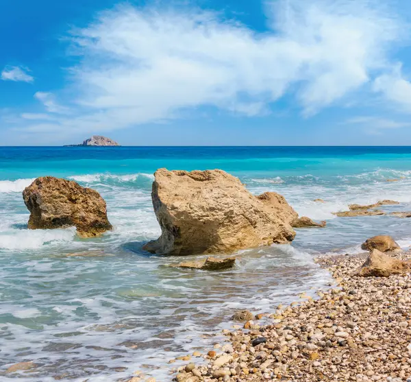 Güzel yaz Lefkada sahil taşlı beach, Yunanistan, İyon Denizi