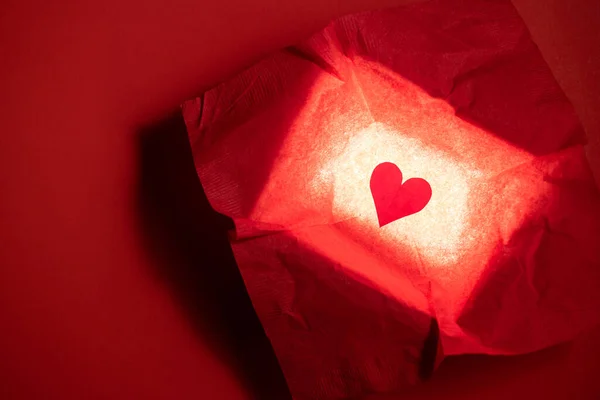 Close Hand Cut Heart Made Paper Red Box Back Light — Foto de Stock