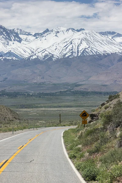 Beautiful Scenic Drive Eastern Sierra Nevadas Covered Snow Record Winter — Stock Photo, Image