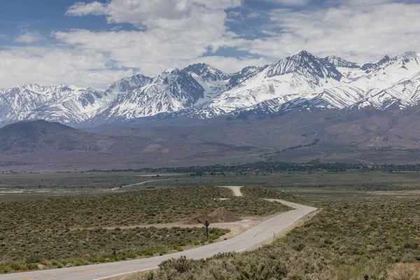 2022 2023 Yıllarında Rekor Bir Kıştan Sonra Doğu Sierra Nevadas — Stok fotoğraf