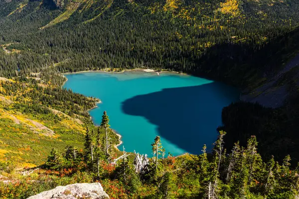Όμορφη Λίμνη Grinnell Montana Φθινοπωρινά Χρώματα Στο Δάσος — Φωτογραφία Αρχείου