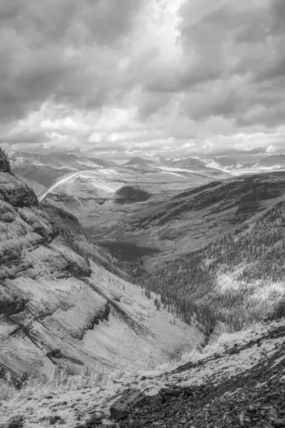 Citra Monokromatik Dari Taman Nasional Glacier Infra Red Dengan Kamera — Stok Foto