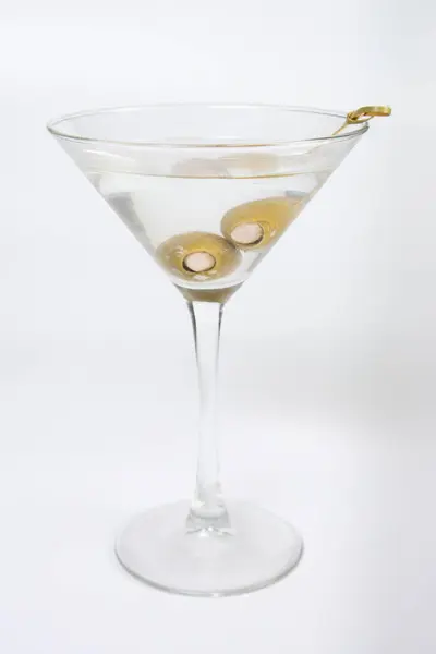 Bicchiere Martini Ripieno Olio Oliva Olive Bicchiere Mezzo Pieno Olive — Foto Stock