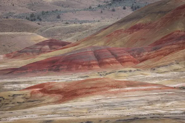 ジョン デイ近くのオレゴン州東部の塗装された丘の美しくカラフルな風景 ロイヤリティフリーのストック写真