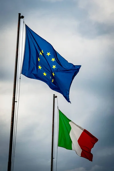 European Union Italian Flags Flying Together — Stock Photo, Image