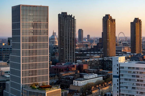 Paul Cathedral Eingerahmt Von Hochhäusern Der Londoner Skyline — Stockfoto