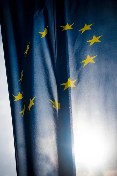 Luce Del Sole Che Irrompe Attraverso Bandiera Dell Unione Europea — Foto Stock