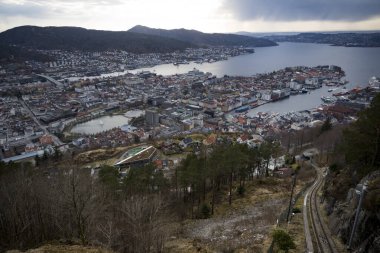 Norveç 'te Bergen yüksek görüş açısına sahip.