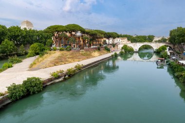 Roma'da tiber Nehri göster