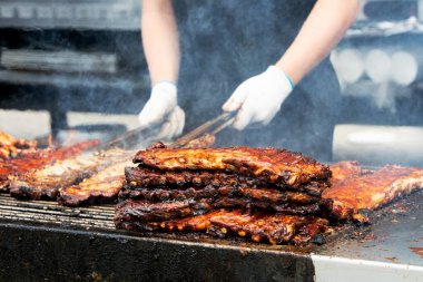 Pirzola Festivali Pirzola ve Tavuk Çekilmiş Domuz Barbeküsü Izgara