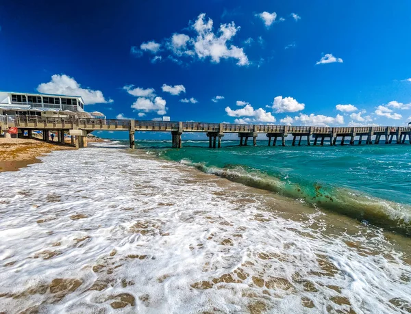 Lake Worth Florida Pier Golven Het Strand — Stockfoto