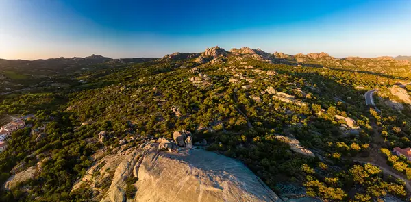 Natur Felsen Und Die Stadt Arzachena Sardinien Drohnenpanorama — Stockfoto